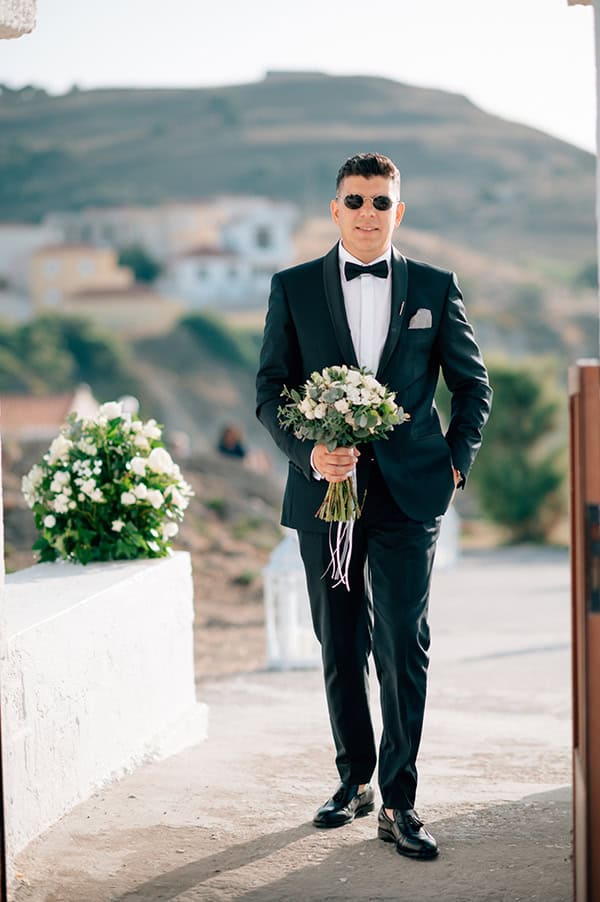 romantic-summer-wedding-lesvos-whites-flowers_12