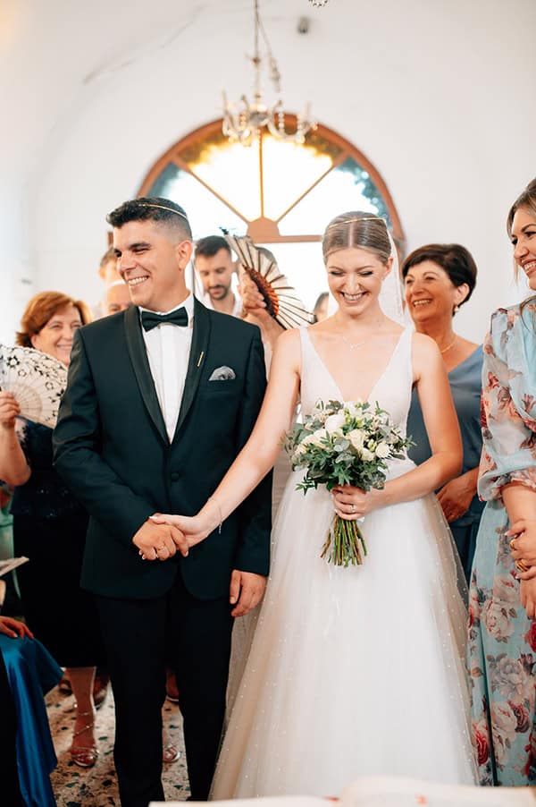 romantic-summer-wedding-lesvos-whites-flowers_18