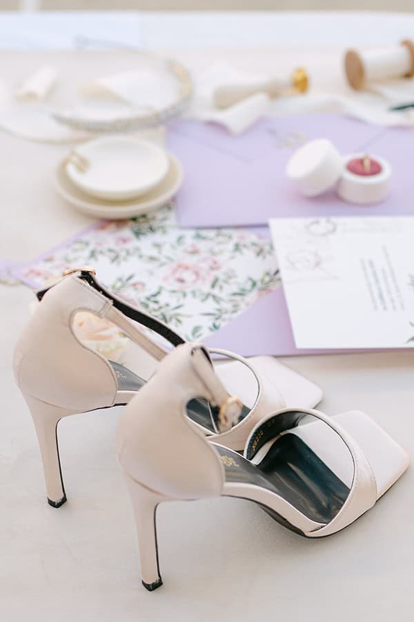 romantic-summer-wedding-patras-fucshia-roses_05x