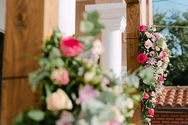 romantic-summer-wedding-patras-fucshia-roses_13