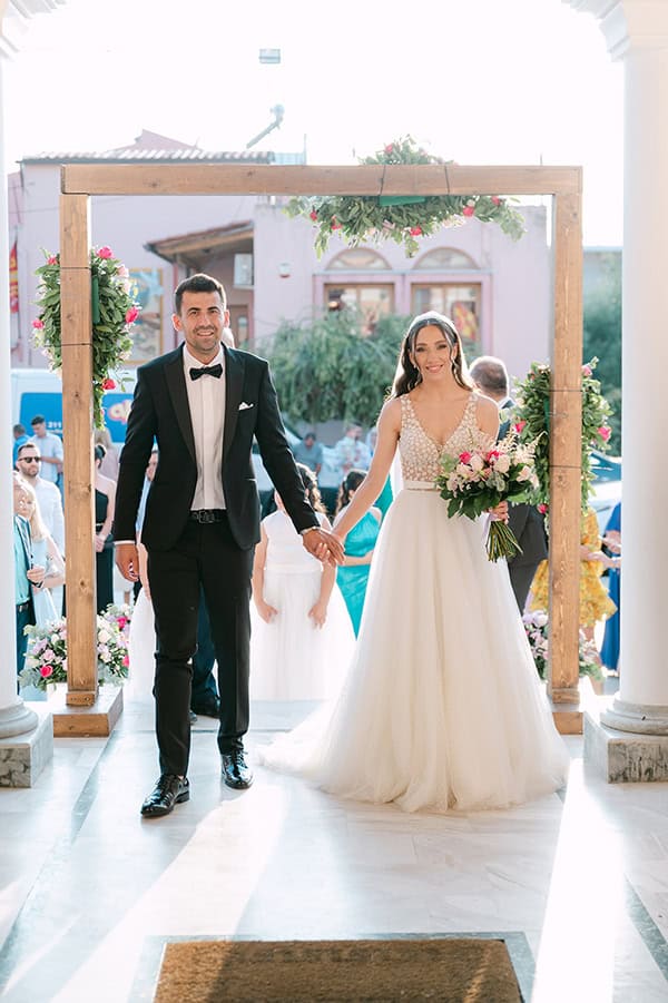 romantic-summer-wedding-patras-fucshia-roses_23