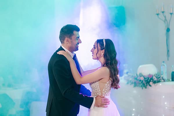 romantic-summer-wedding-patras-fucshia-roses_37