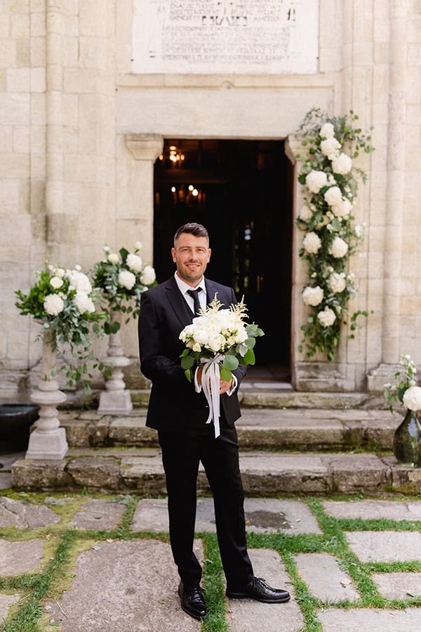 romantic-wedding-florina-white-hydrangeas-lycianthus_16