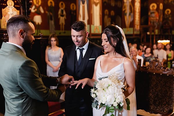 romantic-wedding-florina-white-hydrangeas-lycianthus_21