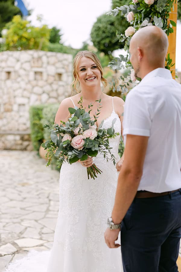romantic-wedding-kefalonia-roses-light-pink-tones_10x