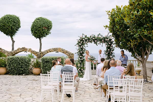 romantic-wedding-kefalonia-roses-light-pink-tones_11