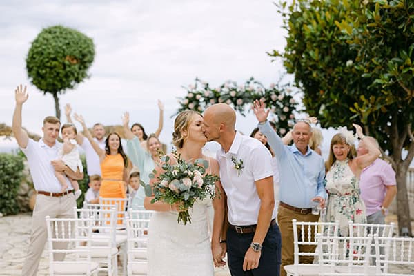 romantic-wedding-kefalonia-roses-light-pink-tones_14