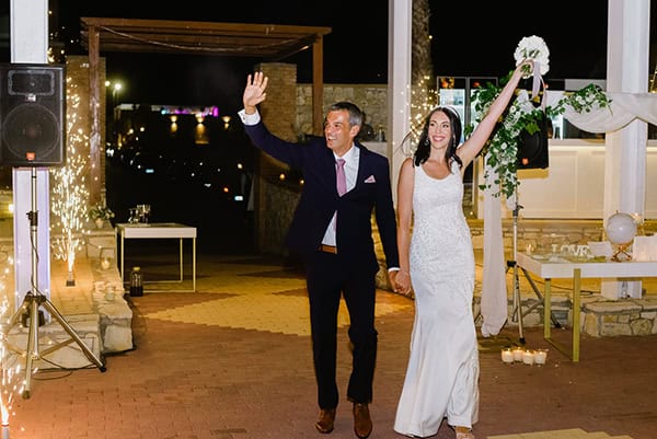 romantic-wedding-lakonia-white-blooms_29