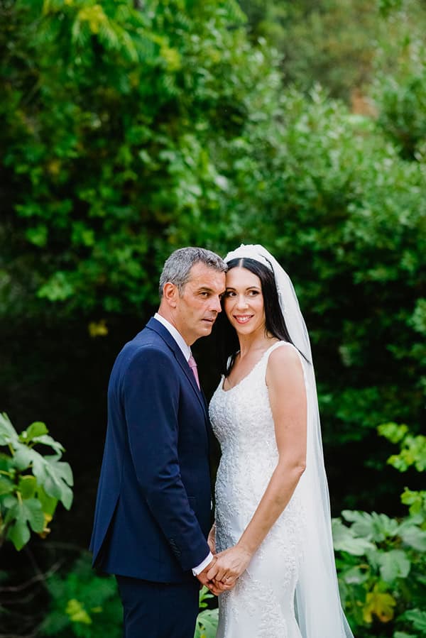 romantic-wedding-lakonia-white-blooms_35