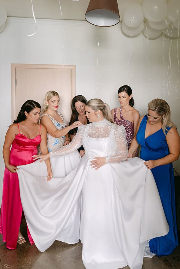 romantic-wedding-patras-all-white-flowers_03x