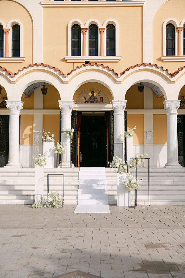 romantic-wedding-patras-all-white-flowers_09
