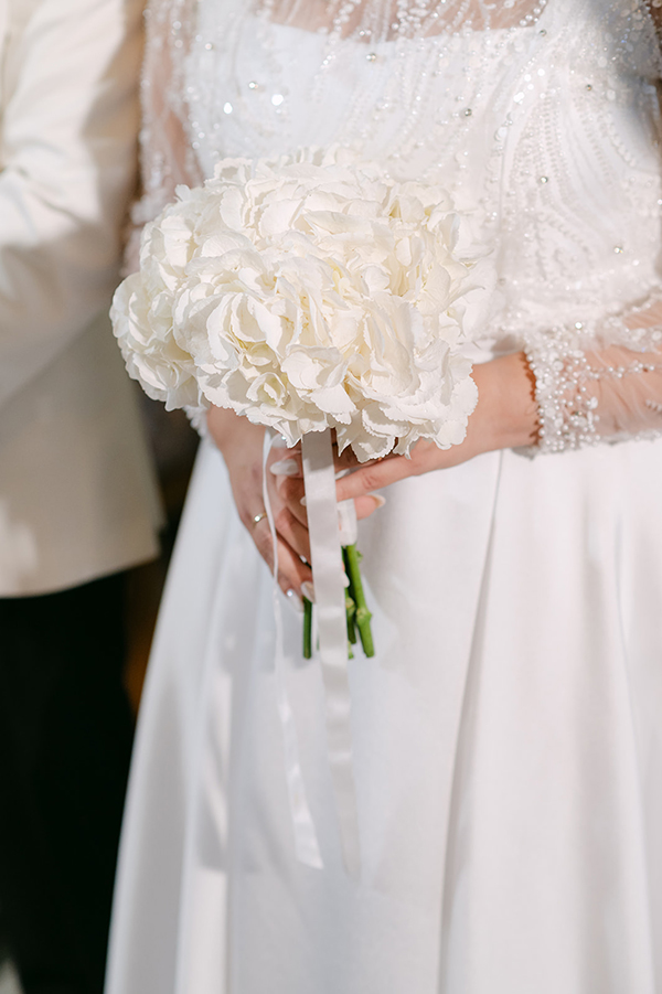 romantic-wedding-patras-all-white-flowers_15x