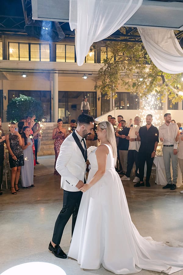 romantic-wedding-patras-all-white-flowers_26