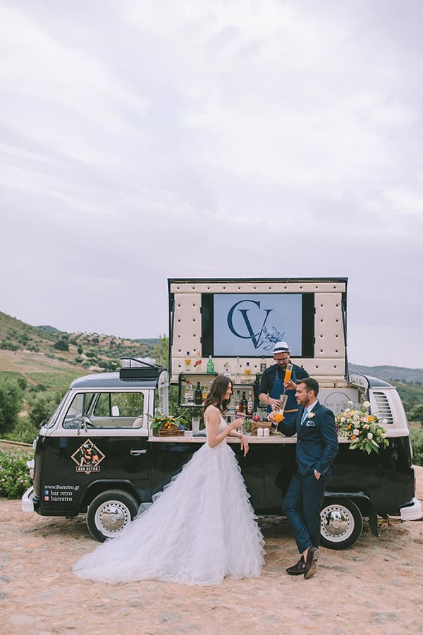signature-cocktails-the-bar-retro-wedding-party_01