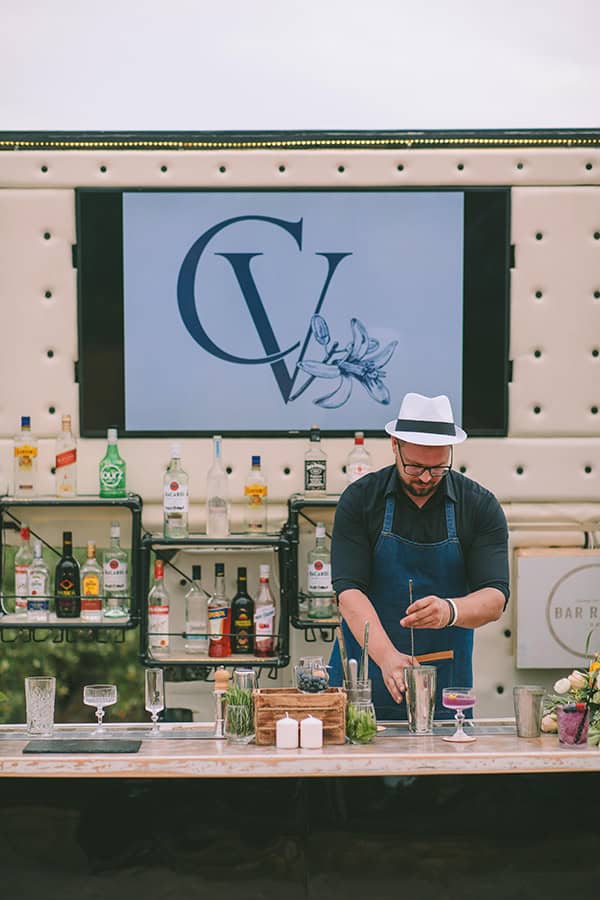 signature-cocktails-the-bar-retro-wedding-party_04