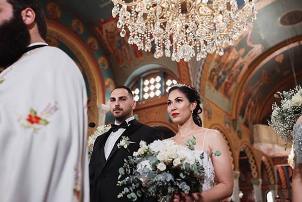 spring-wedding-nicosia-white-florals-romantc-mood_12