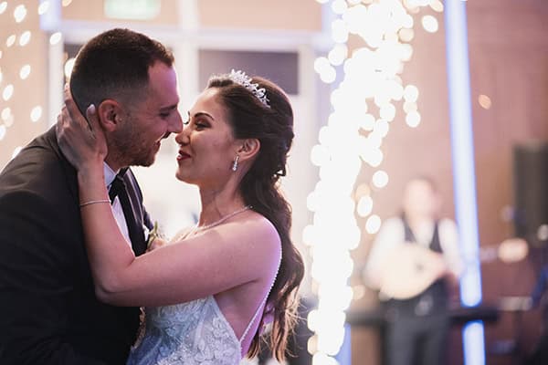 spring-wedding-nicosia-white-florals-romantc-mood_17