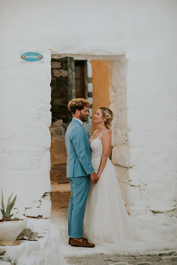 spring-wedding-serifos-white-blooms-olive_03