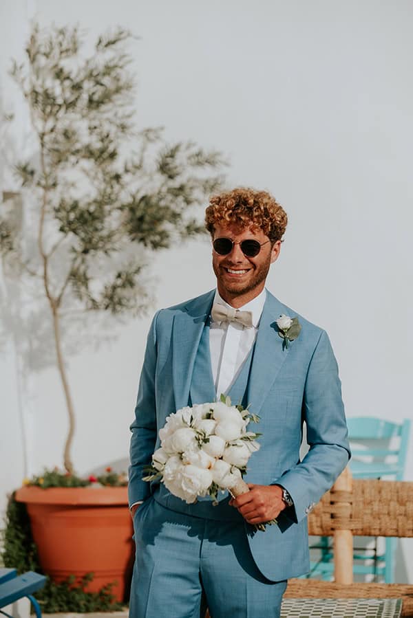 spring-wedding-serifos-white-blooms-olive_15z