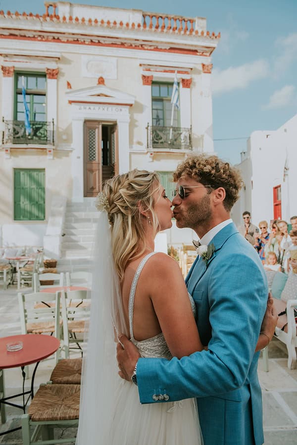 spring-wedding-serifos-white-blooms-olive_17