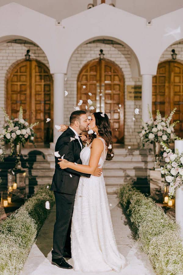 summer-wedding-all-white-flowers_03