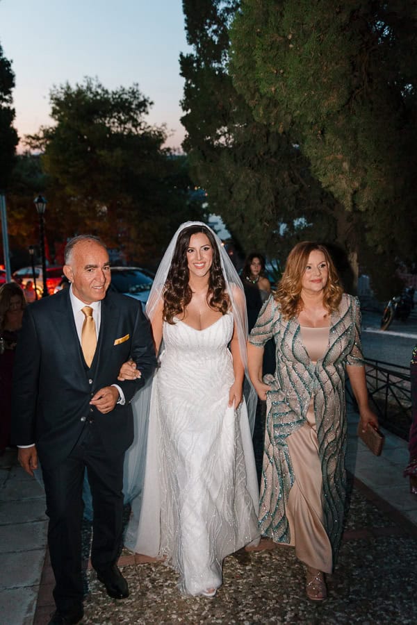 summer-wedding-all-white-flowers_18