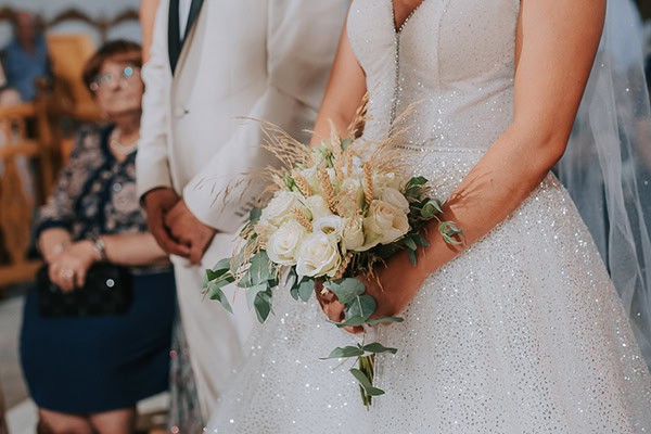 summer-wedding-nea-anchialos-gold-details_15