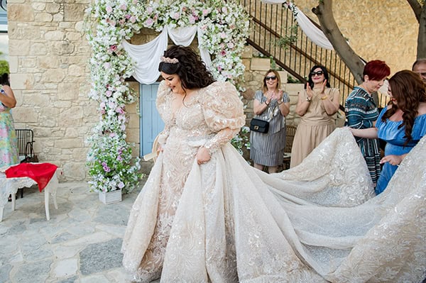 summer-wedding-paphos-fuchsia-hydrangeas_06