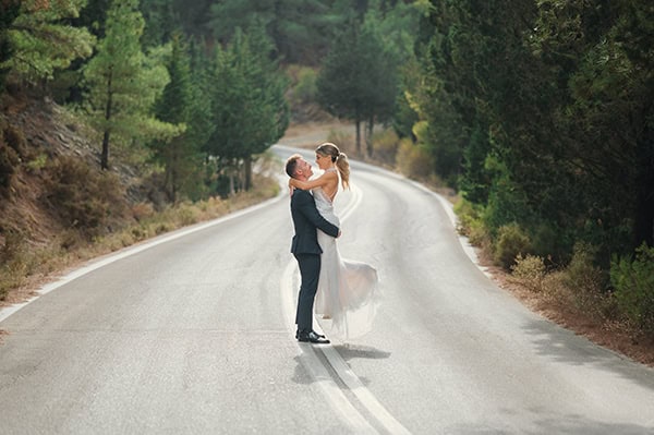 summer-wedding-rhodes-light-blue-delphinium_01