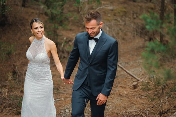 summer-wedding-rhodes-light-blue-delphinium_02