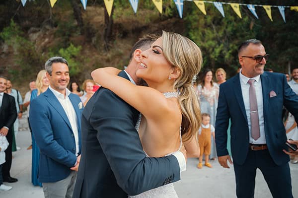 summer-wedding-rhodes-light-blue-delphinium_11