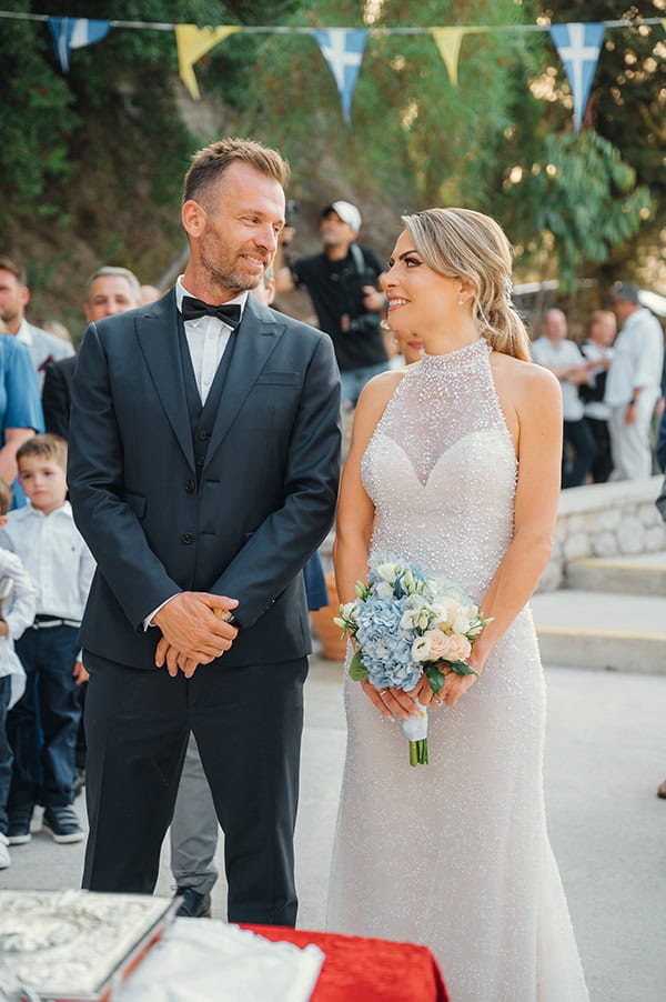 summer-wedding-rhodes-light-blue-delphinium_13