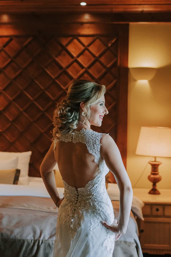 traditional-fall-wedding-roses-terracota-tones_16w