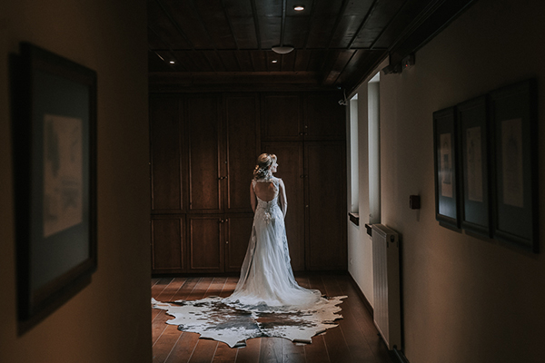 traditional-fall-wedding-roses-terracota-tones_16x
