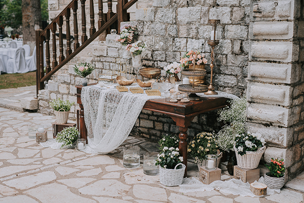 traditional-fall-wedding-roses-terracota-tones_23