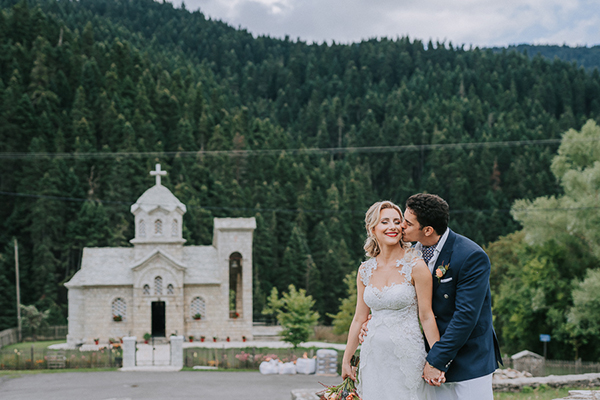 traditional-fall-wedding-roses-terracota-tones_45
