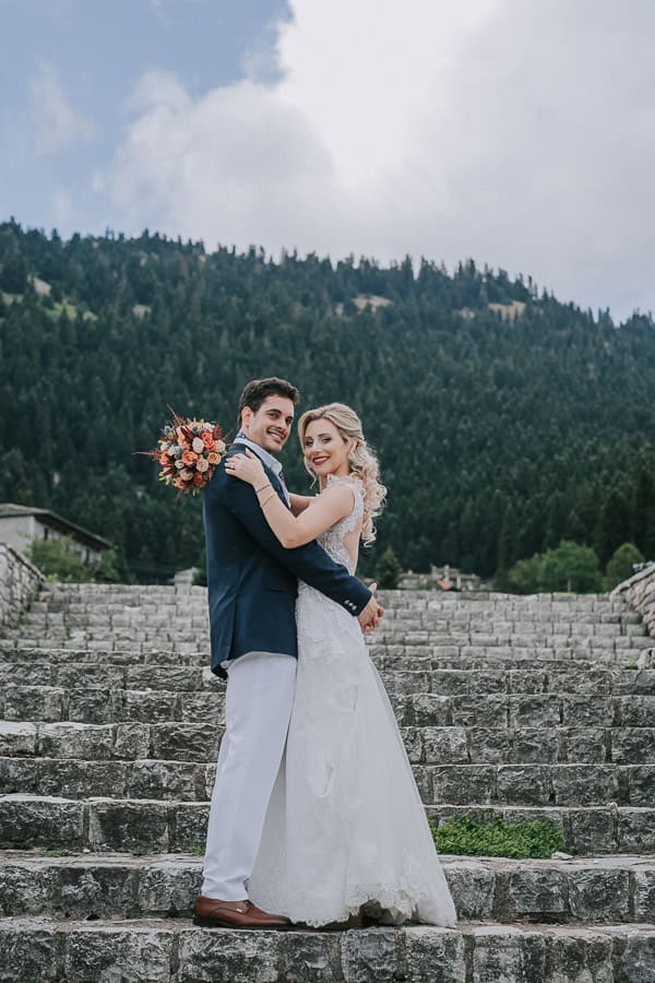 traditional-fall-wedding-roses-terracota-tones_46