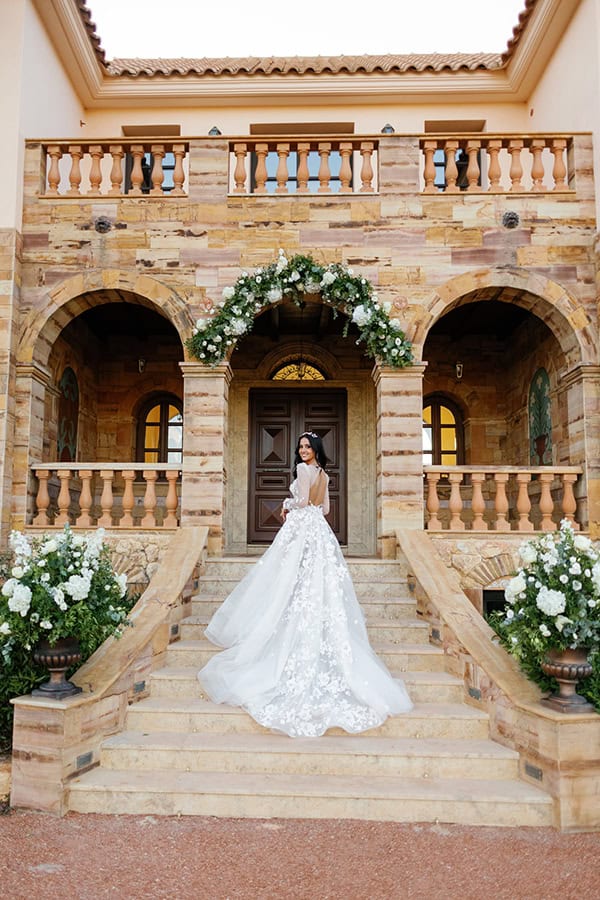 ultra-stylish-wedding-hatzi-mansion-xatzi-all-white-flowers_03