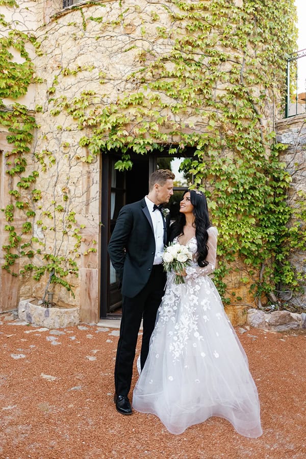 ultra-stylish-wedding-hatzi-mansion-xatzi-all-white-flowers_04