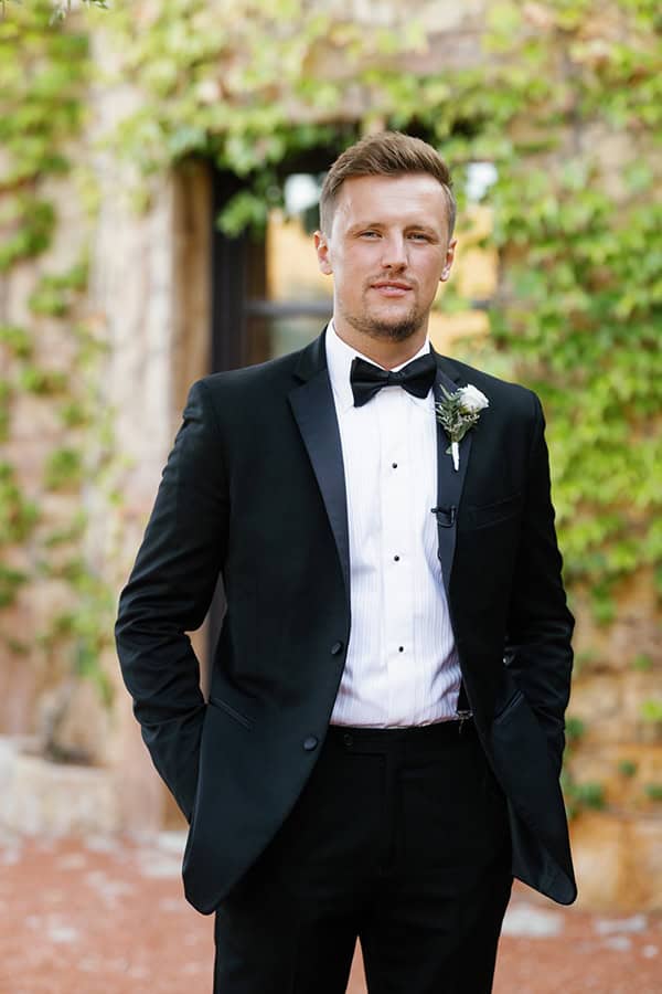 ultra-stylish-wedding-hatzi-mansion-xatzi-all-white-flowers_11