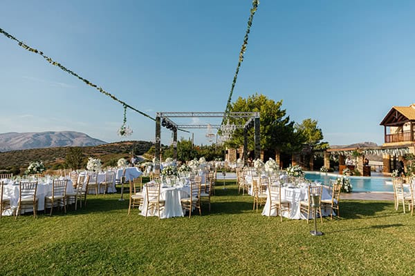 ultra-stylish-wedding-hatzi-mansion-xatzi-all-white-flowers_31