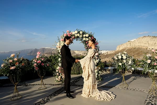 Υπέροχο styled shoot στη Σαντορίνη που σίγουρα θα σας μαγέψει
