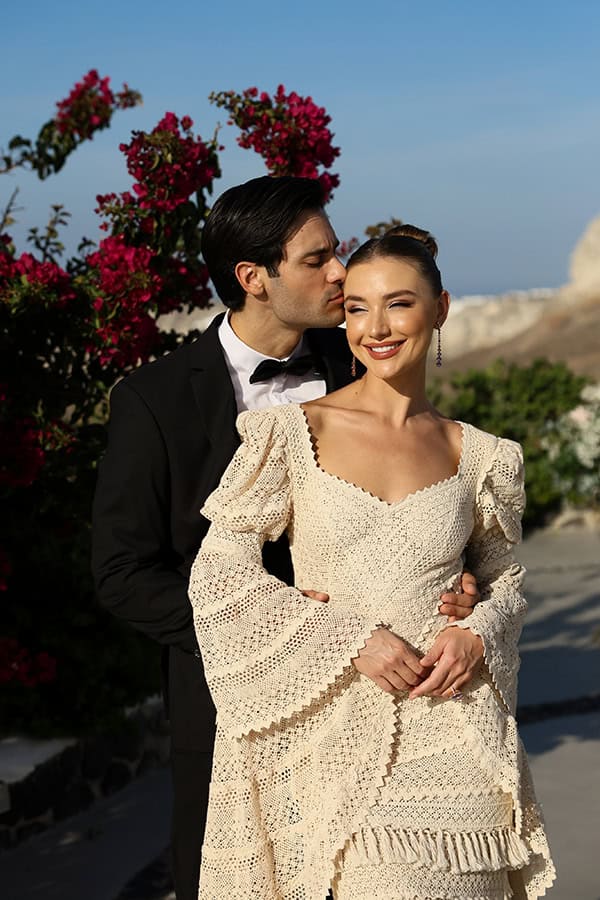 wonderfully-beautiful-styled-shoot-santorini_02