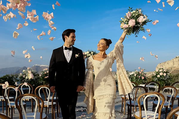 wonderfully-beautiful-styled-shoot-santorini_16