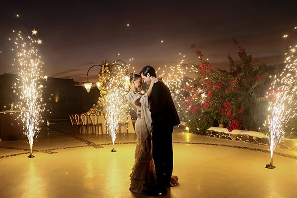 wonderfully-beautiful-styled-shoot-santorini_28