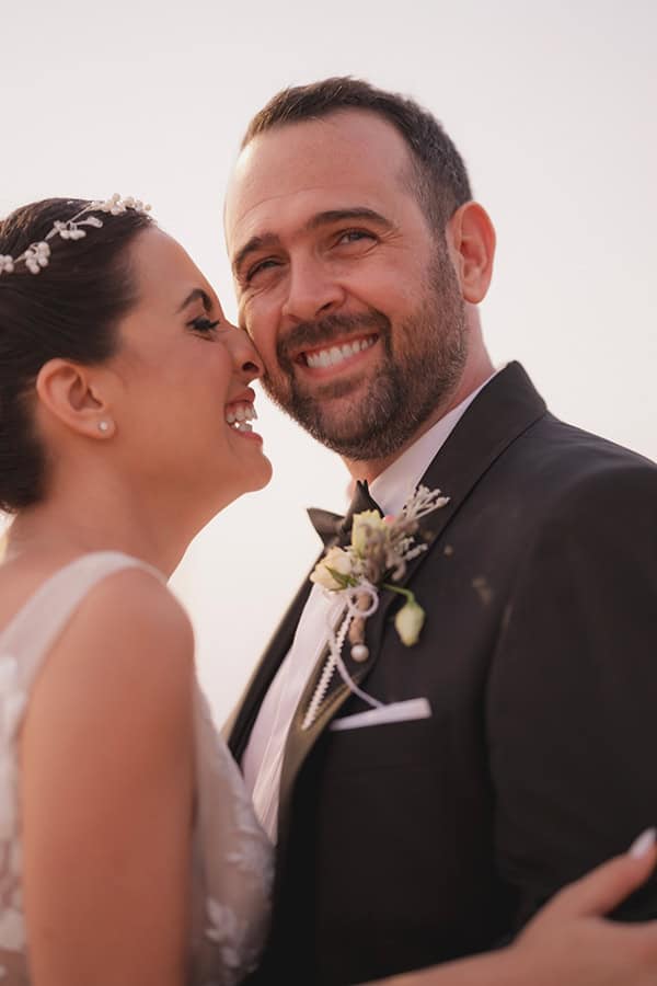 beautiful-summer-wedding-mytilini-soft-hues-flowers_04