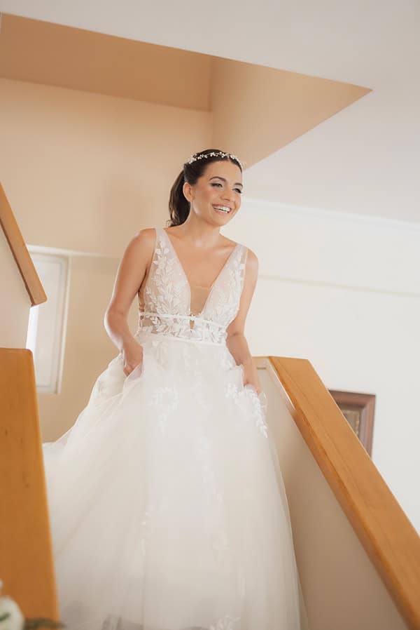 beautiful-summer-wedding-mytilini-soft-hues-flowers_07