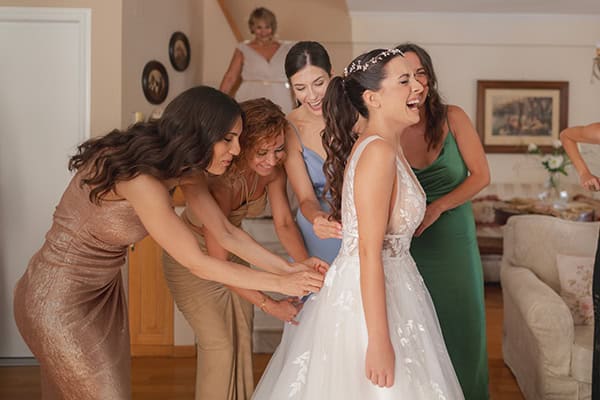 beautiful-summer-wedding-mytilini-soft-hues-flowers_08