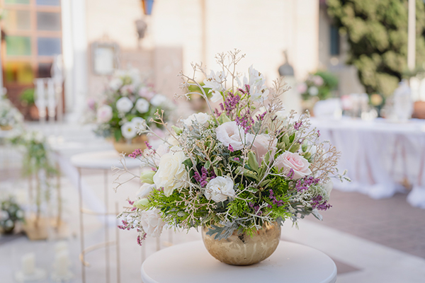 beautiful-summer-wedding-mytilini-soft-hues-flowers_13