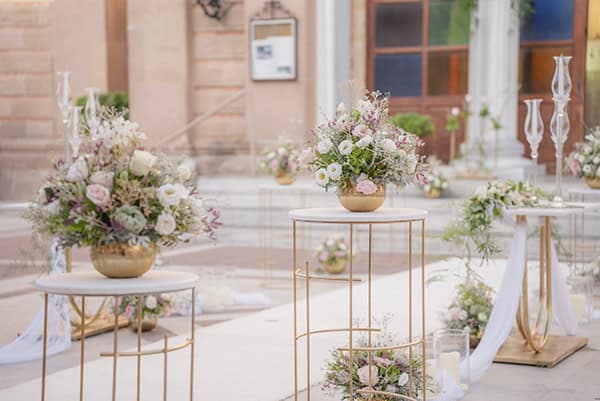beautiful-summer-wedding-mytilini-soft-hues-flowers_14